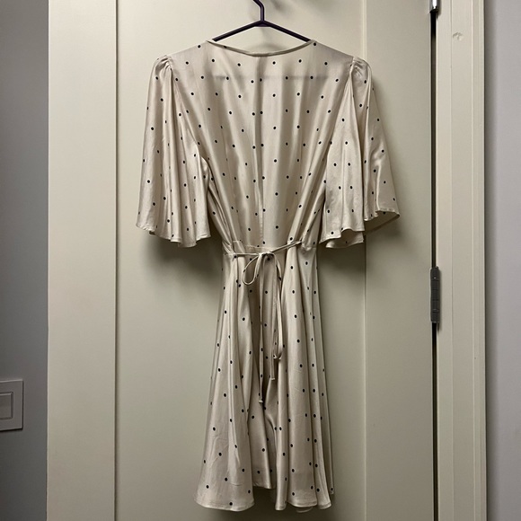 H&M satin-like polka dot wrap dress - Picture 5 of 6